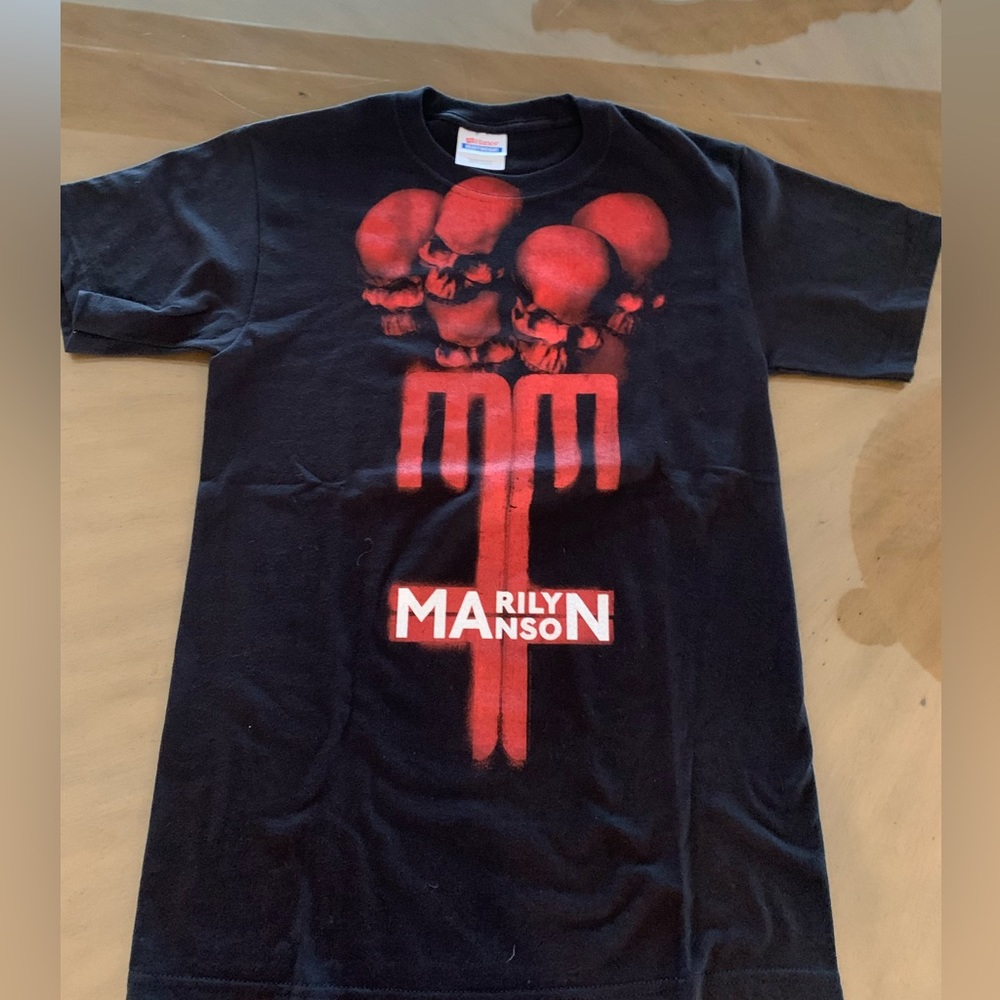 Marilyn Manson High End Of Low Skulls mens T Shirt Sz Adult Small NEW.